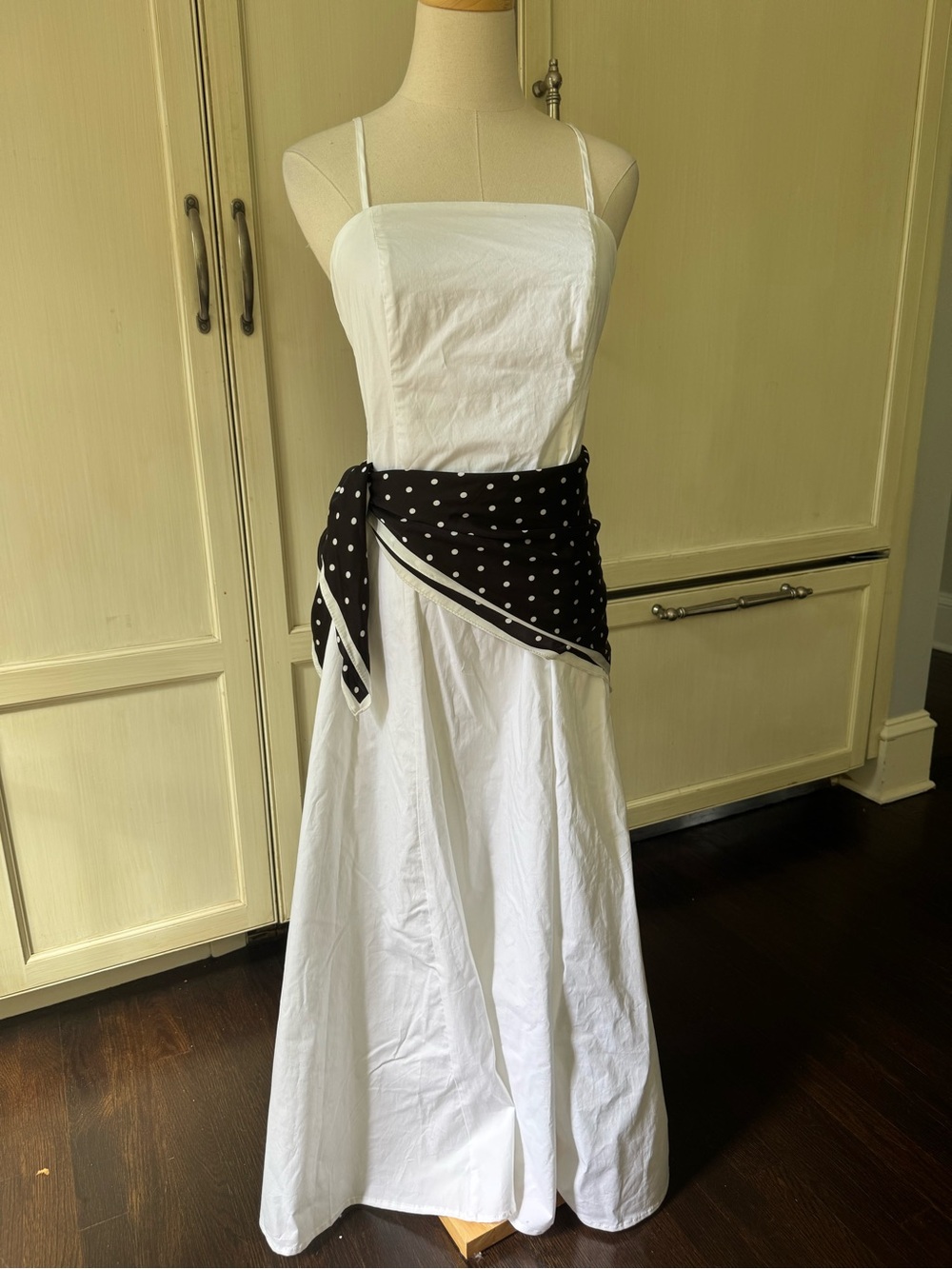 NWT Camila Coelho cotton Maxi Dress with Black Polka Dot Waist Scarf